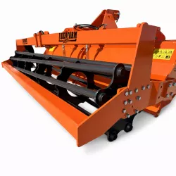 Rouleau arrière de la fraise rotative LIDERFARM 300 cm