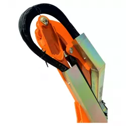 Articulation supérieure du bras avec flexibles hydrauliques protégés