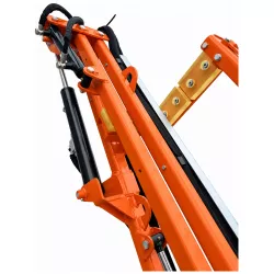 Vérins hydrauliques et articulations du bras replié du taille-haie à tête rotative LIDERFARM
