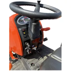Colonne de direction et commandes sous le volant du micro-tracteur LIDERFARM LF-26