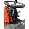 Colonne de direction et commandes sous le volant du micro-tracteur LIDERFARM LF-26