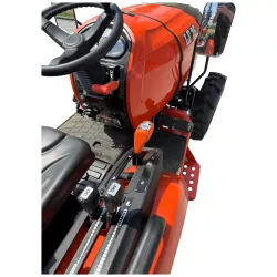 Commandes sur l’aile droite du micro-tracteur LIDERFARM LF-26