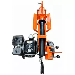 Vue de dessus de la fendeuse thermique LIDERFARM 15T avec vérin et moteur