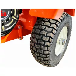 Roue et pneumatique de la fendeuse LIDERFARM 40T thermique avec lève-bûche