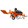 Vue générale plateau relevé de la fendeuse LIDERFARM 40T thermique avec lève-bûche
