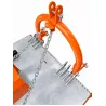 Détail du chassis 3 points et la chaîne de maintien du gyrobroyeur galvanisé LIDERFARM 1,20 m