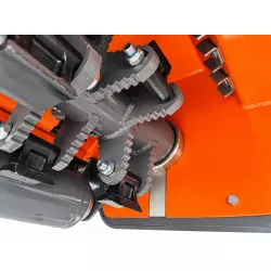 Détail des éléments dentés et des fixations sur le rotor de la tête de broyage LIDERFARM 1 m