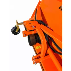Attelage trois points et protection de prise de force du tondo-broyeur avec bac LIDERFARM 1,20 m
