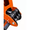 Gros plan sur les axes et paliers d’articulation du grappin coupeur LIDERFARM GCL180