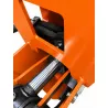 Gros plan sur la tige chromée du vérin hydraulique du grappin coupeur LIDERFARM GCL180