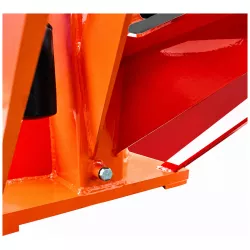 Fixation au socle de la fendeuse LIDERFARM 18T dégagement 1m10