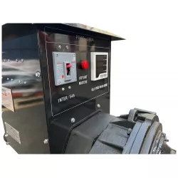 Générateur LIDERFARM 37 kVA — disjoncteur, écran de contrôle et voyant de marche